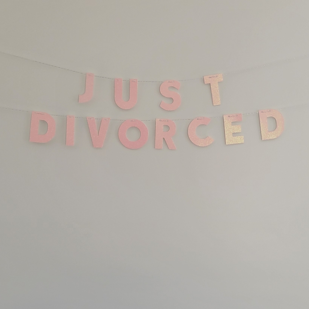 Chic Pink Glitter 'Just Divorced' Wall Banner